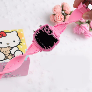 Roze siliconen horloge voor meisjes, hello Kitty, gepresenteerd met het bandje gedraaid om de flexibiliteit te tonen