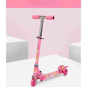 Roze verstelbare step met 3 wielen voor meisjes met roze achtergrond en witte blokken